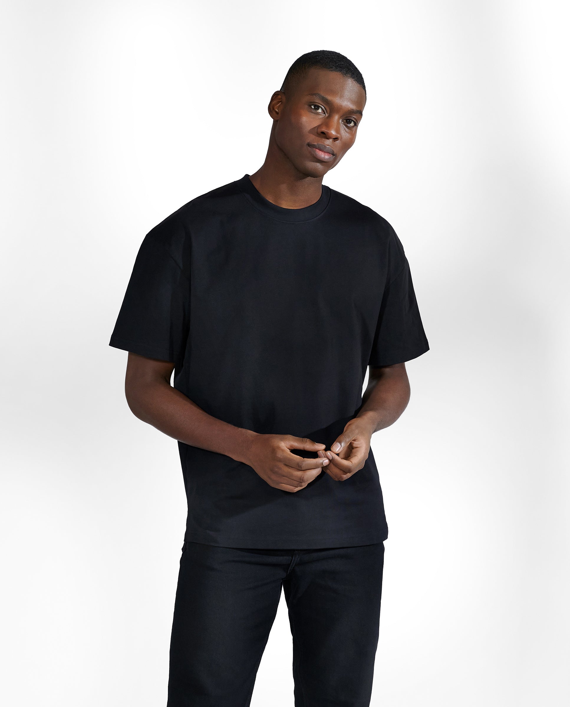 Camiseta negra manga corta de algodón orgánico 300g