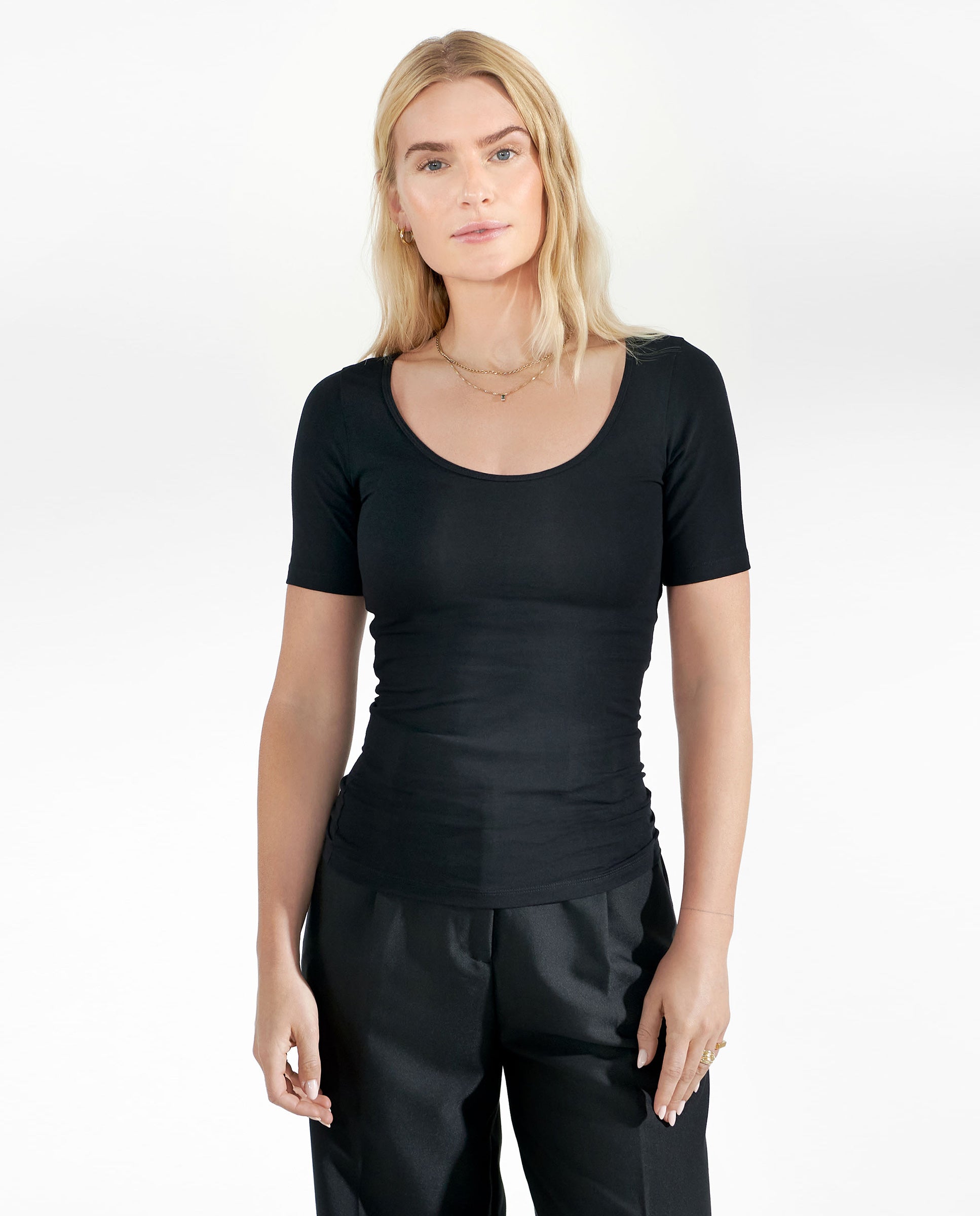 T-SHIRT SCOOP NECK BLACK by Bread&Boxers