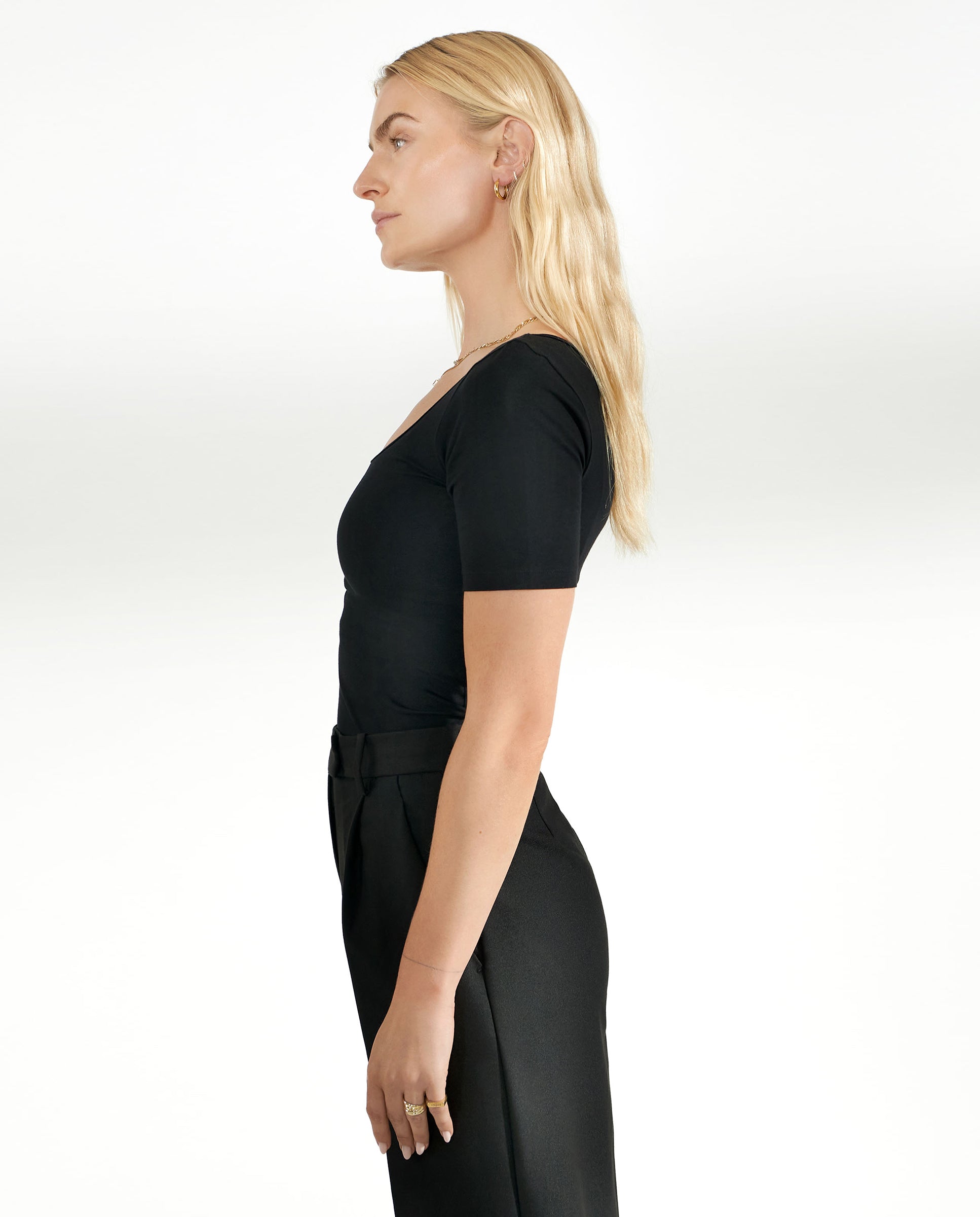 T-SHIRT SCOOP NECK BLACK by Bread&Boxers