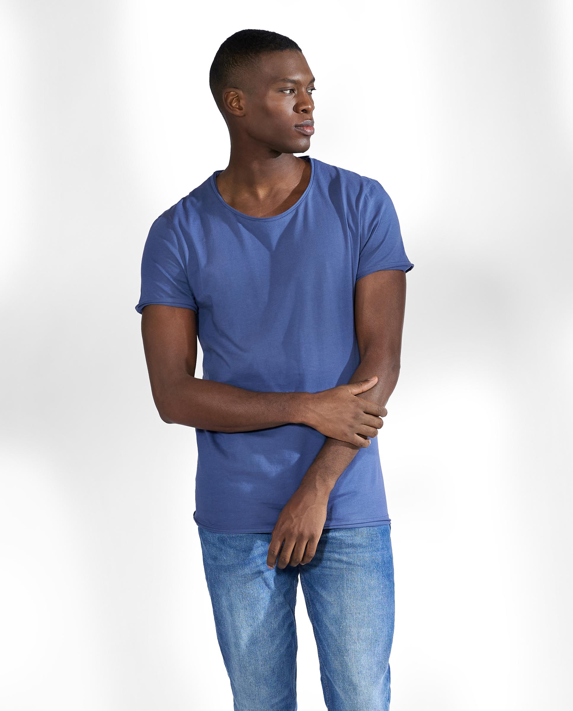 Camiseta cuello relax algodón orgánico azul d by B