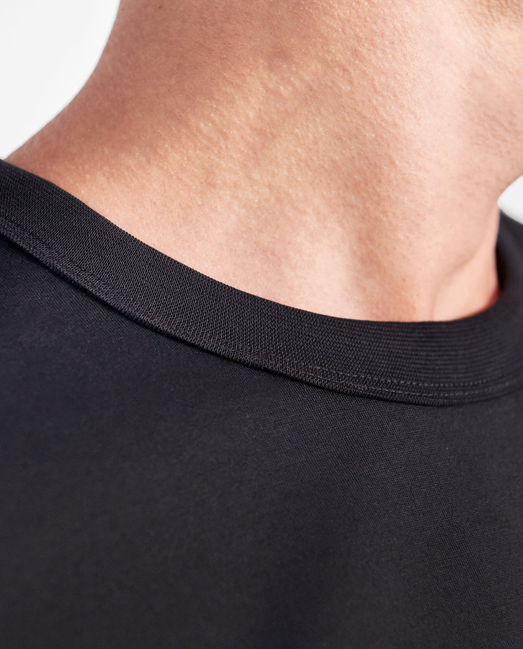 Camiseta cuello caja algodón pima negro by Bread&B