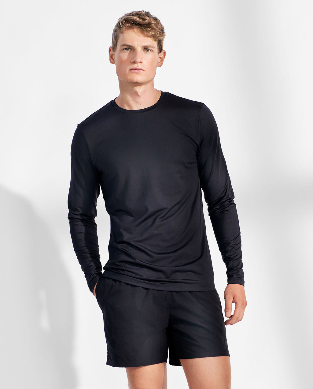 Camiseta deportiva de manga larga negra by Bread&B