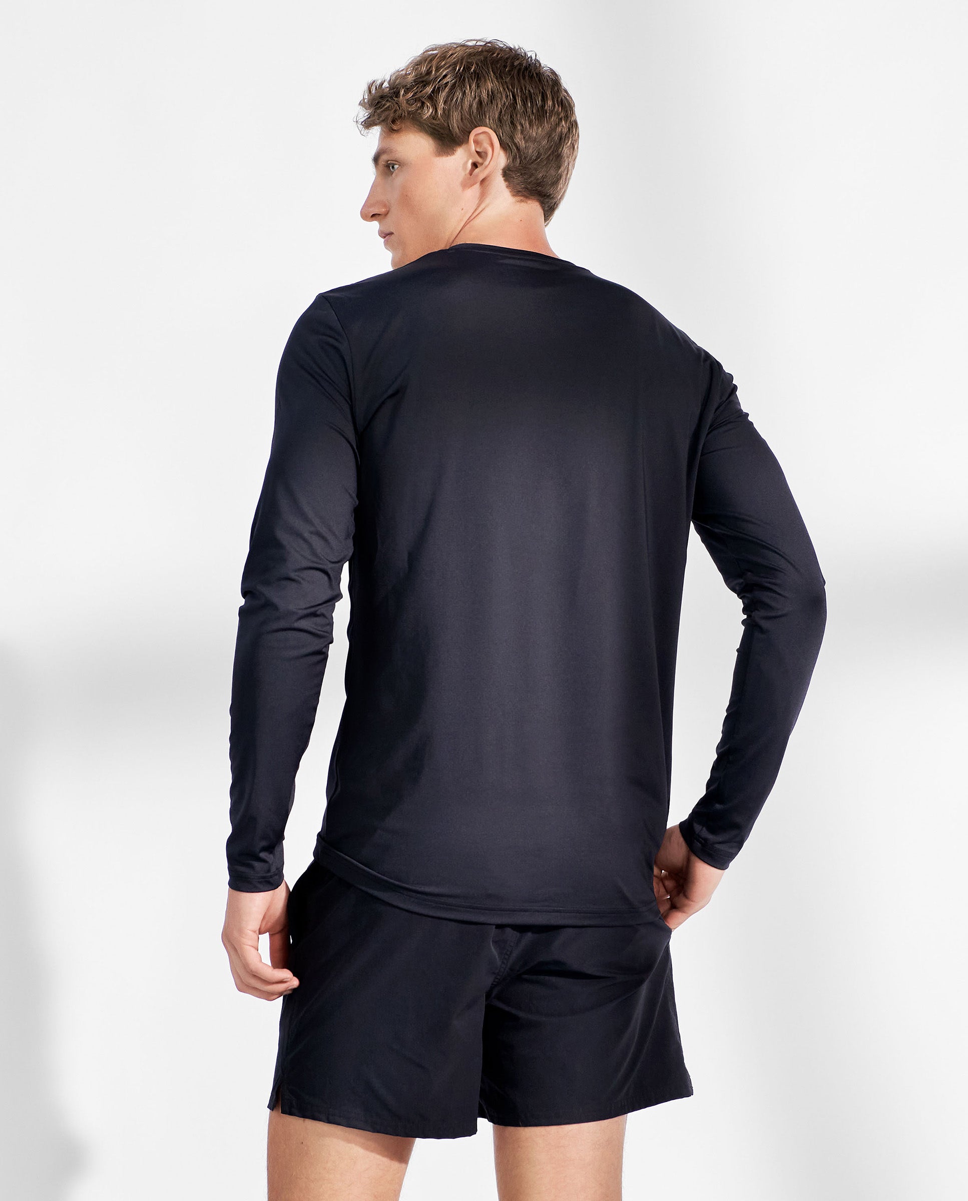 Camiseta deportiva de manga larga negra by Bread&B