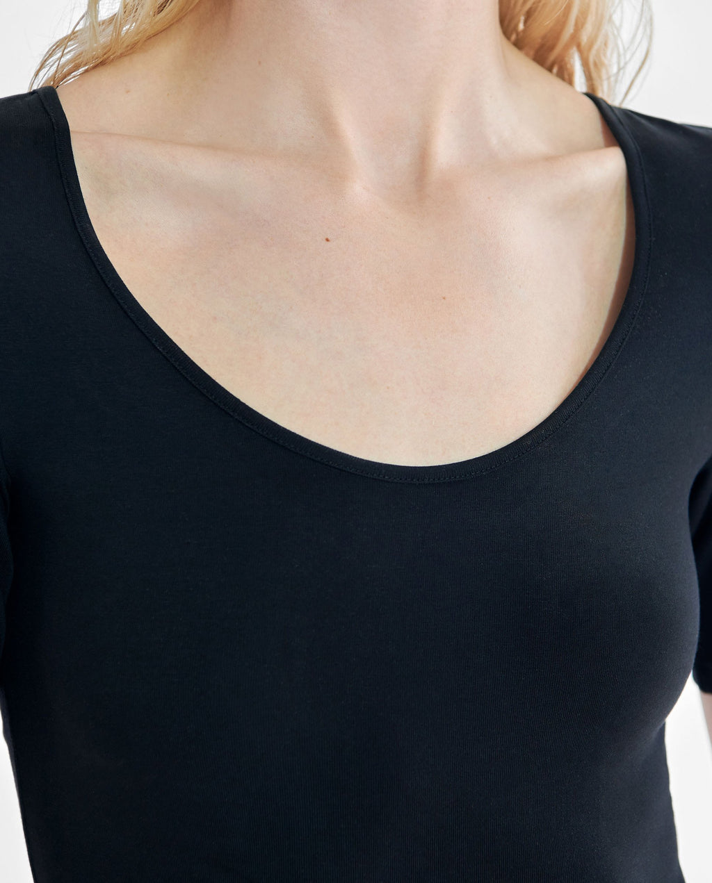 Body algodón orgánico con mangas ajustadas negro